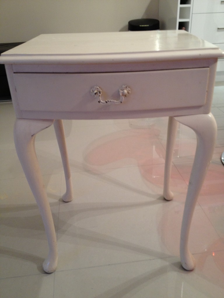 shabby-chic-vintage-side table